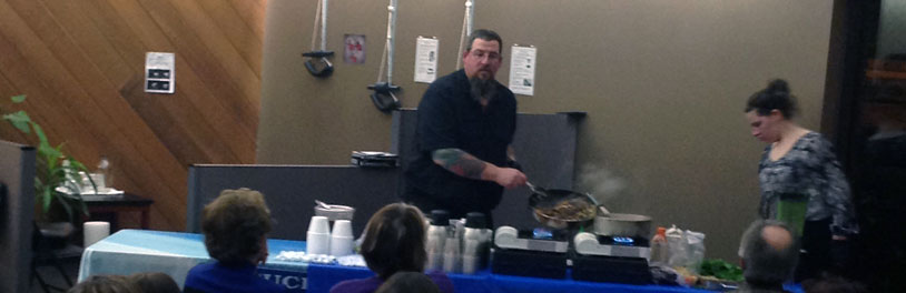 Chef Jason TePaske teaching a healthy recipes cooking class in Eau Claire, WI